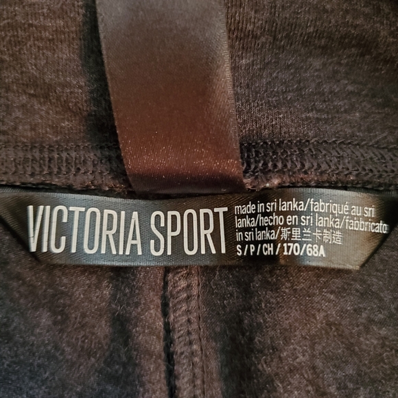 Victoria's Secret VSX Sport | Black Capri Legging - Picture 7 of 8